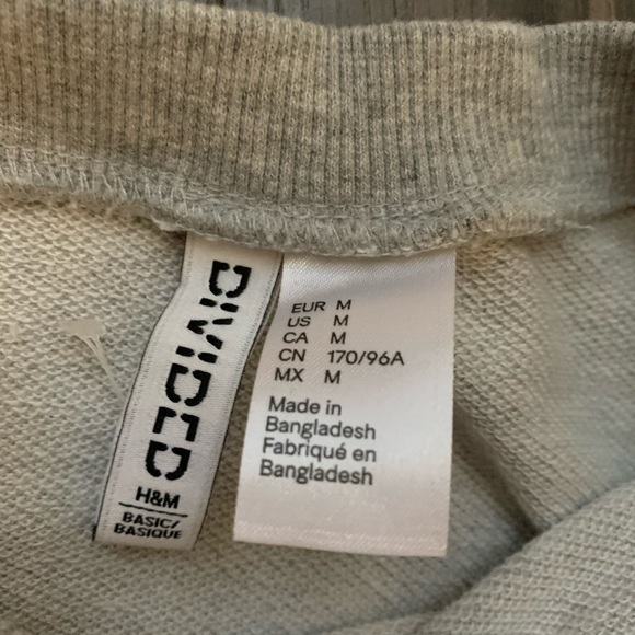 Super trendy H&M sweater - Picture 3 of 3